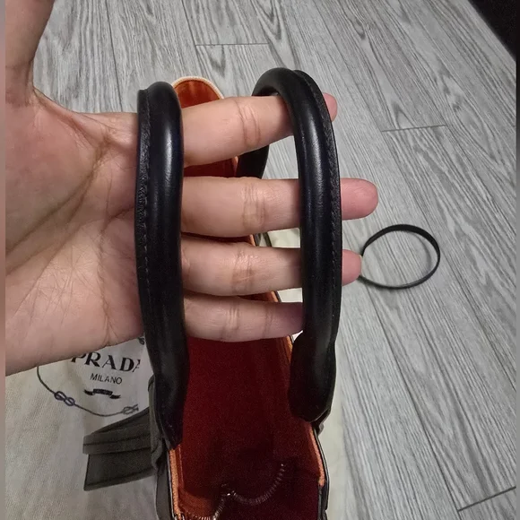 Prada Bag - Picture 5 of 11